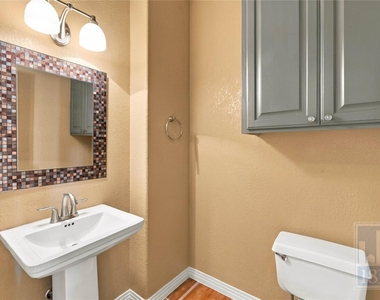 501 Rolling Green Dr - Photo Thumbnail 32