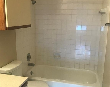 2804 Rio Grande St - Photo Thumbnail 7