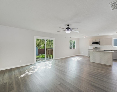 5007 Pepper Ln - Photo Thumbnail 2