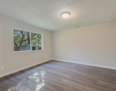 5007 Pepper Ln - Photo Thumbnail 9