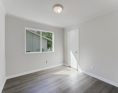 5007 Pepper Ln - Photo Thumbnail 13
