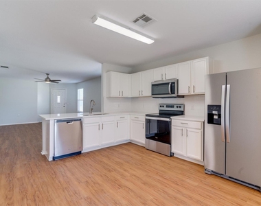 1405 Anise Dr - Photo Thumbnail 2