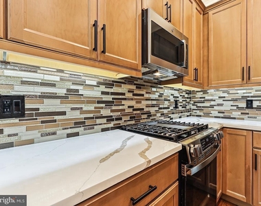 16421 River View Circle - Photo Thumbnail 6