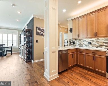 16421 River View Circle - Photo Thumbnail 4
