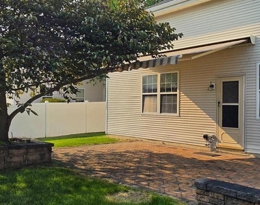 35 Oakmont Terrace - Photo Thumbnail 4