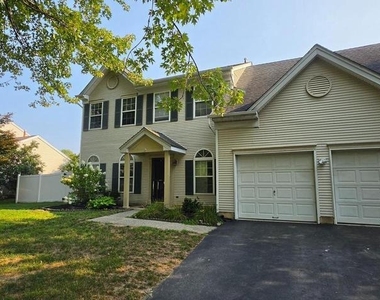 35 Oakmont Terrace - Photo Thumbnail 1
