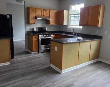 35 Oakmont Terrace - Photo Thumbnail 7