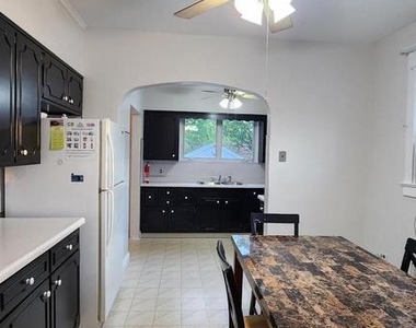 306 Victoria Street - Photo Thumbnail 4