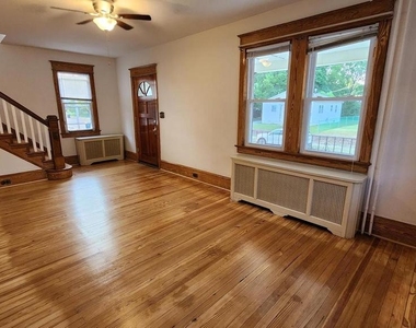 306 Victoria Street - Photo Thumbnail 3