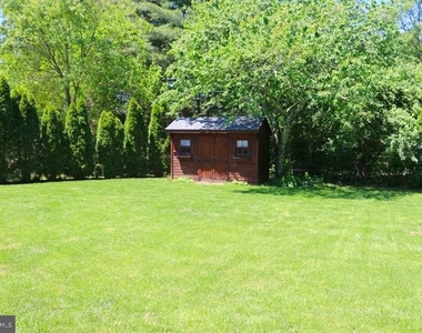 211 Laurel Avenue - Photo Thumbnail 4