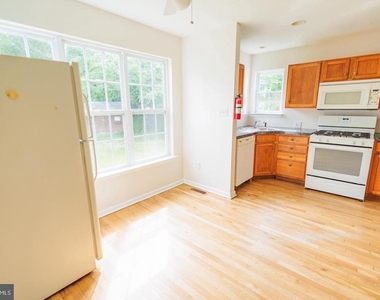 211 Laurel Avenue - Photo Thumbnail 7
