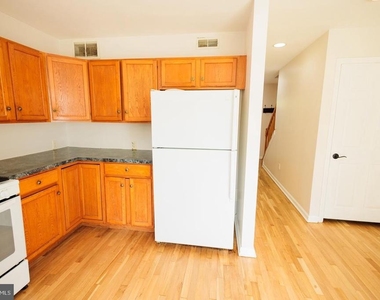 211 Laurel Avenue - Photo Thumbnail 9