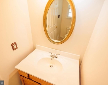 211 Laurel Avenue - Photo Thumbnail 10