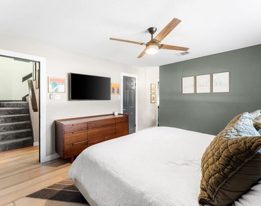 1701 Greenlawn Blvd - Photo Thumbnail 6