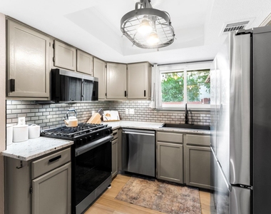1701 Greenlawn Blvd - Photo Thumbnail 18
