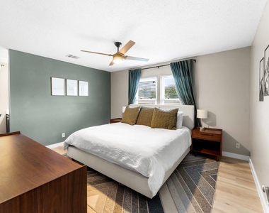1701 Greenlawn Blvd - Photo Thumbnail 5
