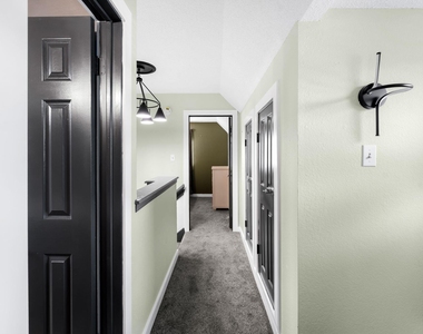 1701 Greenlawn Blvd - Photo Thumbnail 12