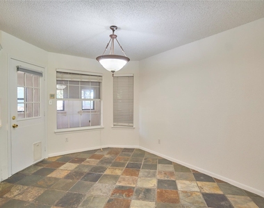 2307 Davis St - Photo Thumbnail 8