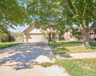 2307 Davis St - Photo Thumbnail 25