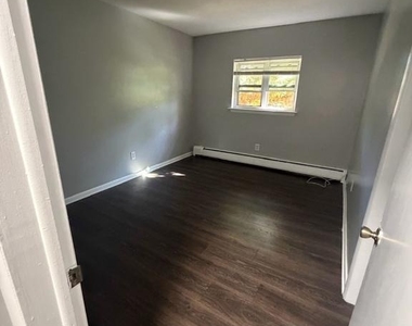 2032 Maple Avenue - Photo Thumbnail 6