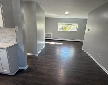 2032 Maple Avenue - Photo Thumbnail 5