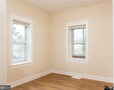 8331 Stockton Avenue - Photo Thumbnail 6