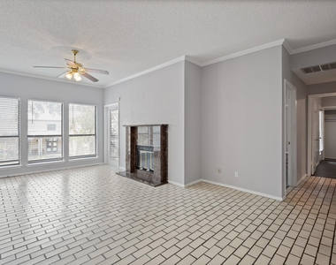 807 W 25th St - Photo Thumbnail 1