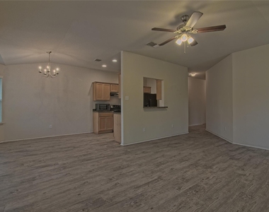 312 Foster Ln - Photo Thumbnail 4