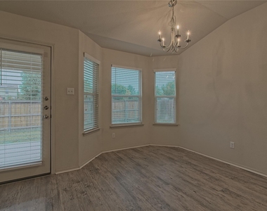 312 Foster Ln - Photo Thumbnail 9