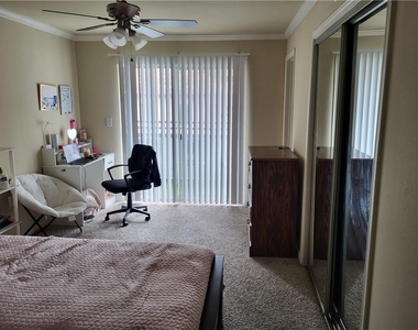 501 W 26th St - Photo Thumbnail 2