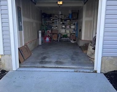 39 F Parsons Boulevard - Photo Thumbnail 1
