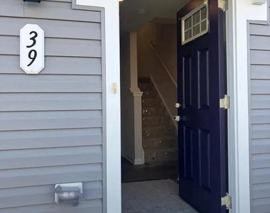 39 F Parsons Boulevard - Photo Thumbnail 2