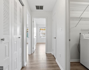 303 Oswego Court - Photo Thumbnail 13