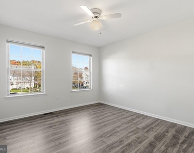 303 Oswego Court - Photo Thumbnail 15