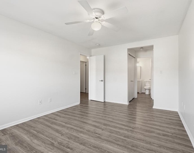 303 Oswego Court - Photo Thumbnail 18