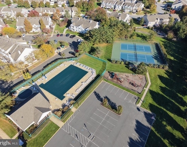 303 Oswego Court - Photo Thumbnail 28