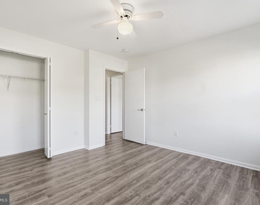 303 Oswego Court - Photo Thumbnail 16