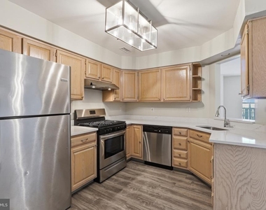 303 Oswego Court - Photo Thumbnail 10