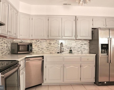 102 Hazelwood Lane - Photo Thumbnail 7