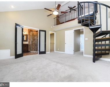 102 Hazelwood Lane - Photo Thumbnail 11