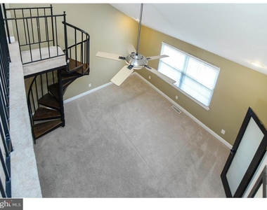 102 Hazelwood Lane - Photo Thumbnail 10