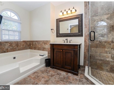 102 Hazelwood Lane - Photo Thumbnail 16