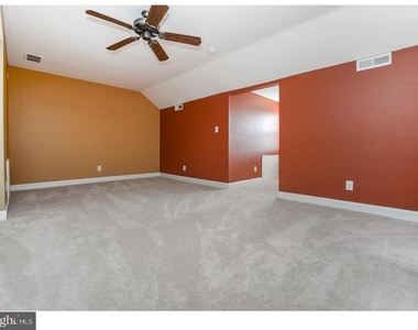 102 Hazelwood Lane - Photo Thumbnail 17