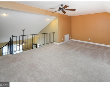 102 Hazelwood Lane - Photo Thumbnail 15