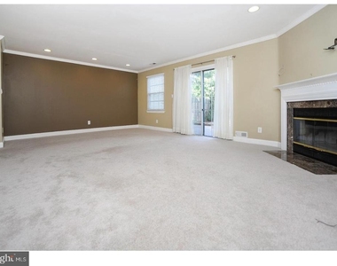102 Hazelwood Lane - Photo Thumbnail 4