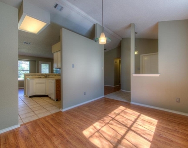 7016 Riverton Dr - Photo Thumbnail 25