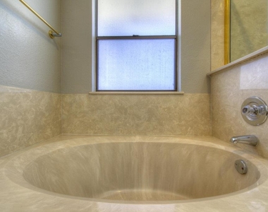 7016 Riverton Dr - Photo Thumbnail 19