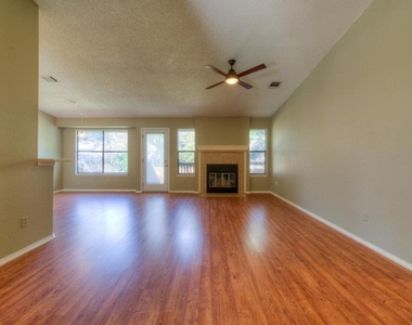 7016 Riverton Dr - Photo Thumbnail 9