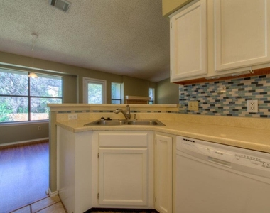 7016 Riverton Dr - Photo Thumbnail 28