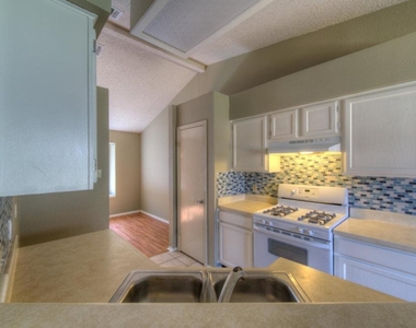 7016 Riverton Dr - Photo Thumbnail 30